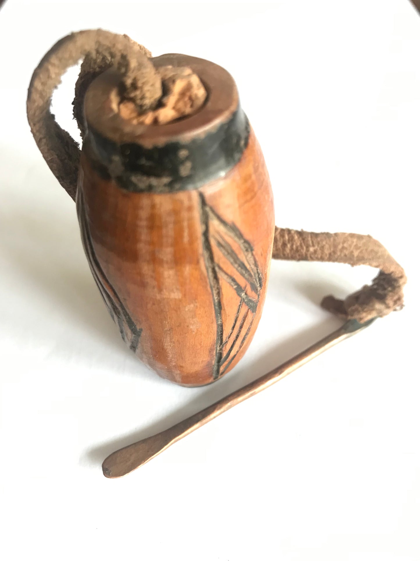 4.257 African Art: Namibia - Ovahimba tribe - snuffbox - 7cm