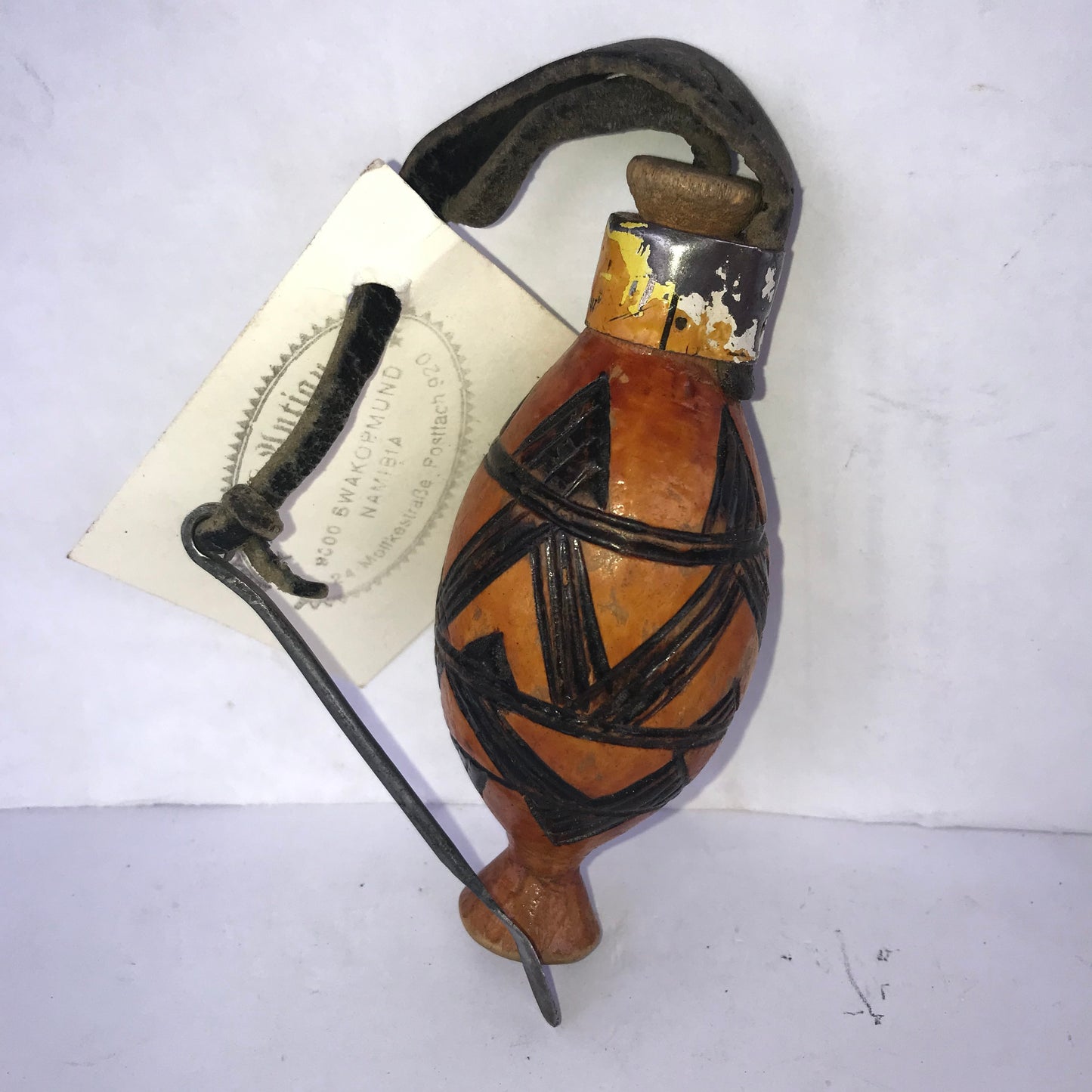 4.264.3 African Art: Namibia / Angola - Pwevo tribe - Snuffbox - 10cm