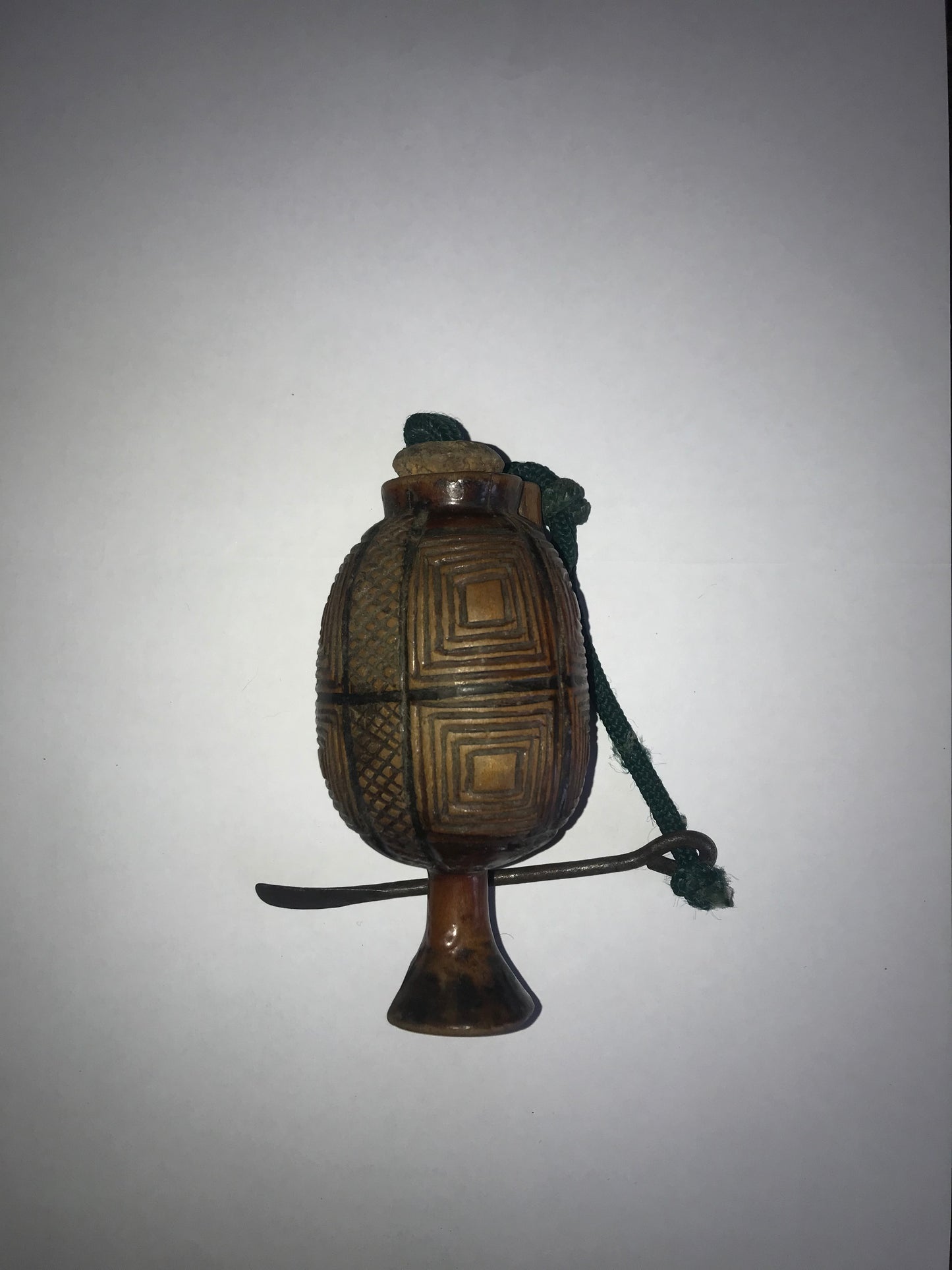 4.264 African Art: Namibia / Angola - Pwevo tribe - Snuffbox - approx 10cm