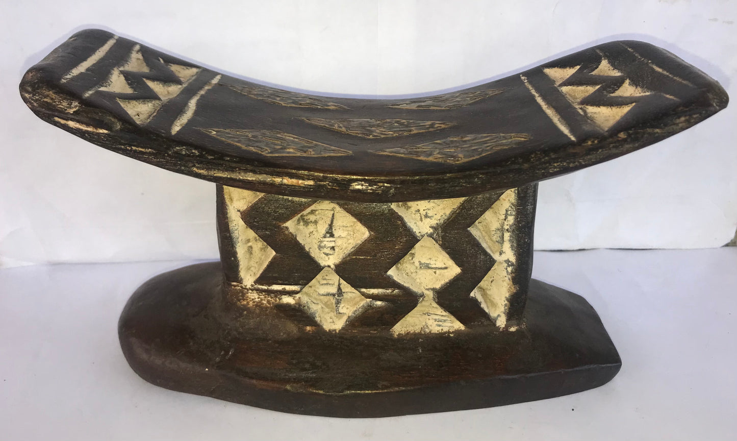 6.2220 African Art: Cameroon - Tikar tribe - Neck-rest - 12cm