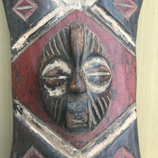 7.2215 African Art: Kongo - Basonge tribe - Ancestor protection shield - 59cm
