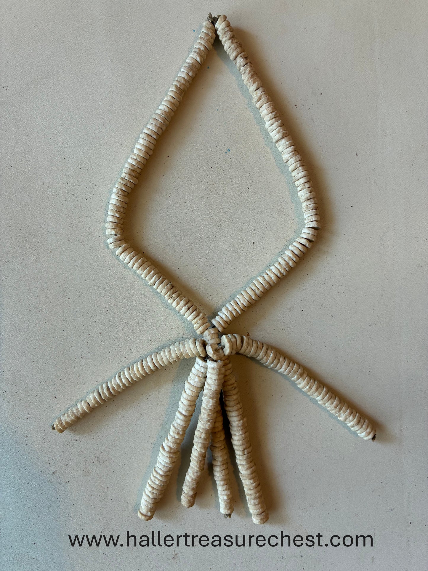 Jewellery 1.13. Traditionelle Armband aus Straussenschalen des Namibischen Owambo-Stammes /