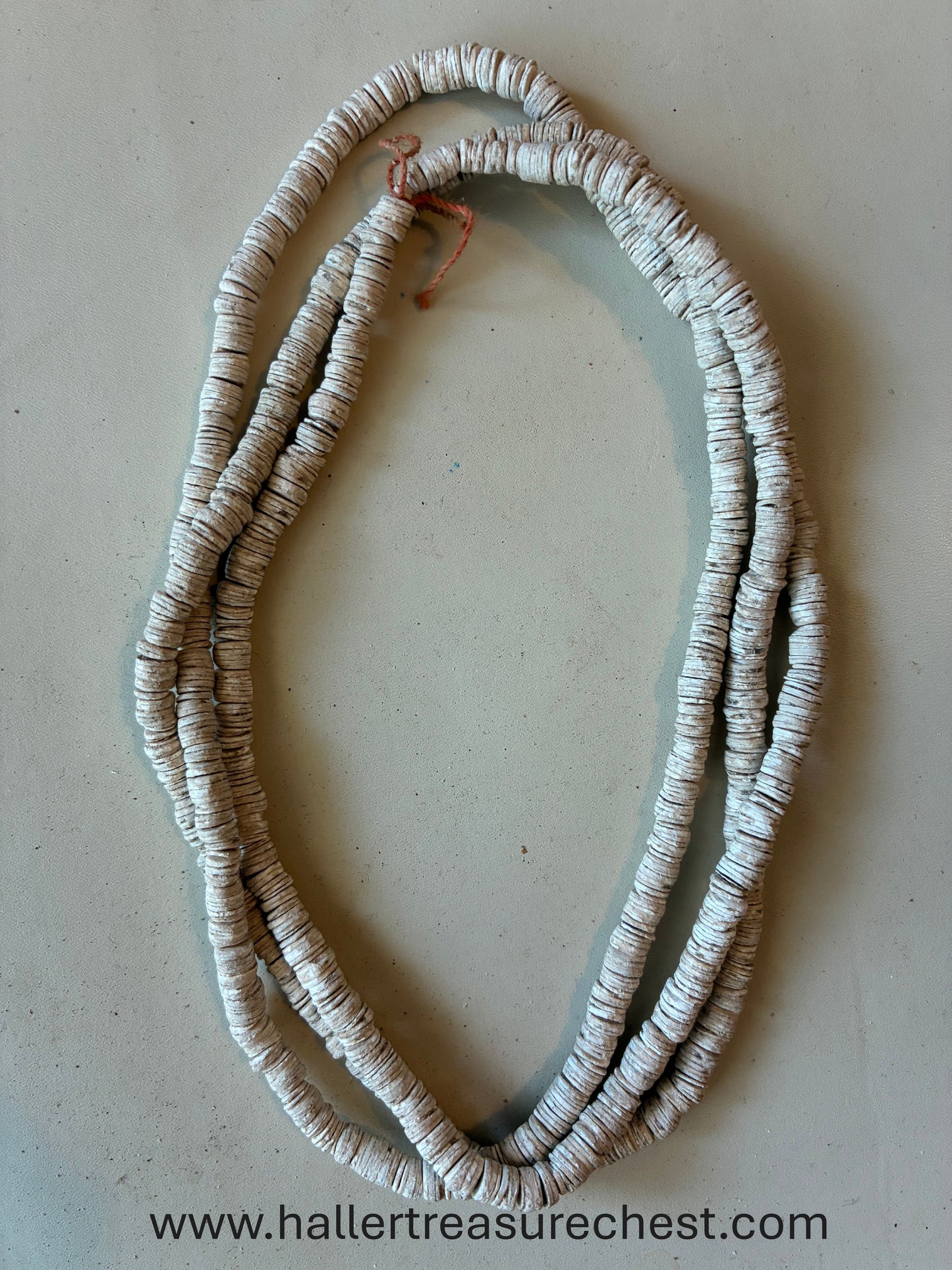 Jewellery 1.16. Traditionelle Halskette aus Strassenschale des Namibischen Owambo-Stammes / Traditional necklace made from rhinestone shells of the Namibian Owambo tribe