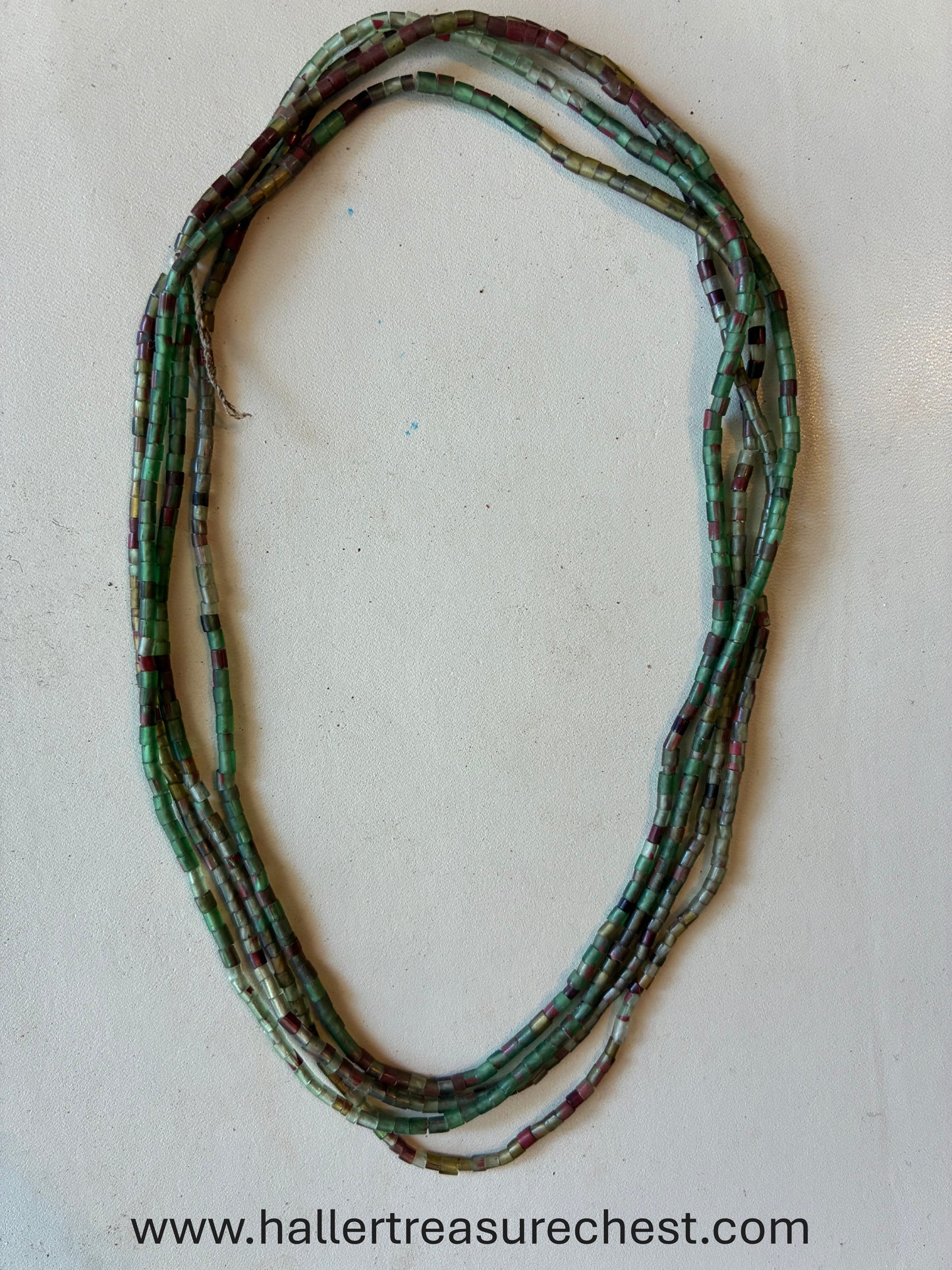 Jewellery 1.20. Traditionelle Halskette aus Glastauschperlen des Namibischen Owambo-Stammes / Traditional necklace made of glass trade beads from the Namibian Owambo tribe
