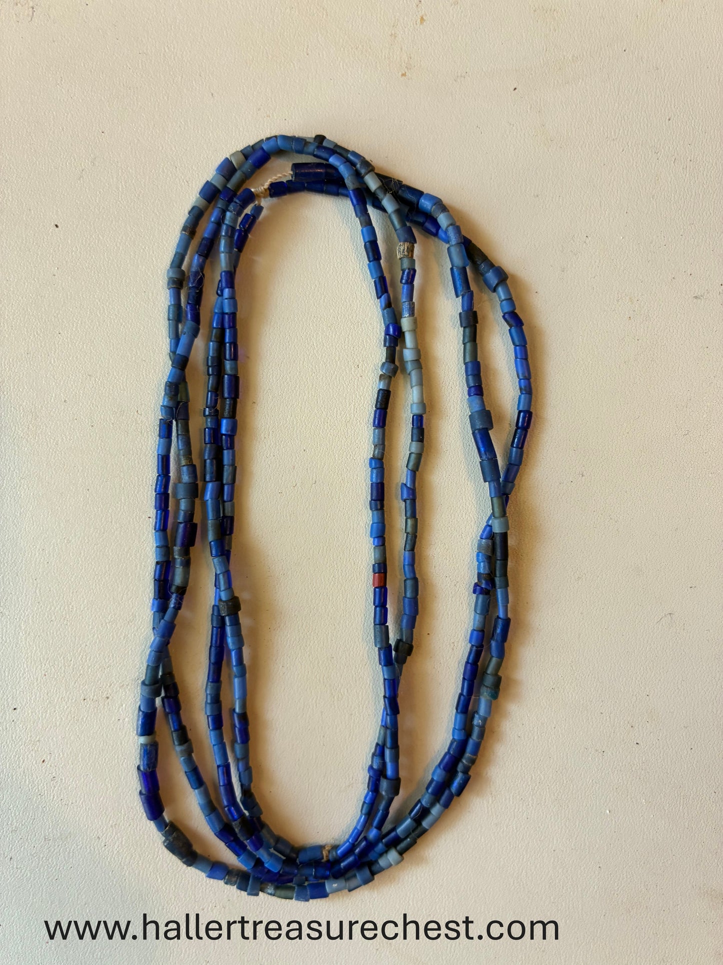 Jewellery 1.23. Traditionelle Halskette aus Glastauschperlen des Namibischen Owambo-Stammes/ Traditional necklace made of glass trade beads from the Namibian Owambo tribe