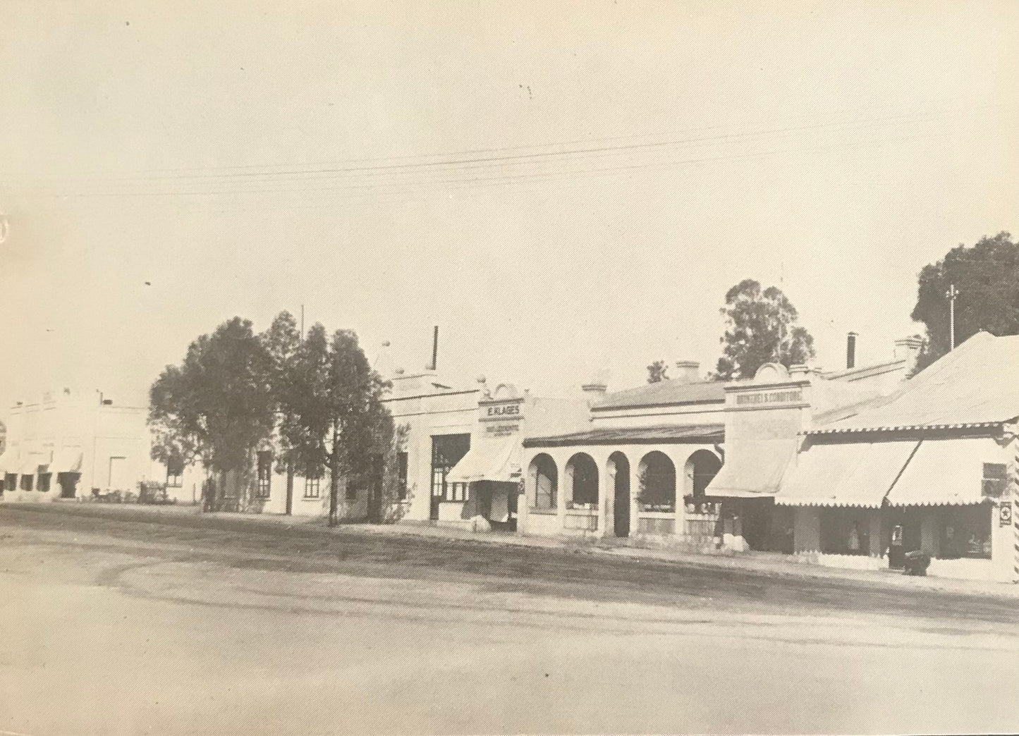 PC 0075 - Bäckerei Schlösser (Mitte) am Ausspannplatz, Windhuk, DSWA / Schlösser bakery (centre) at the Ausspannplatz, Windhoek, DSWA - old reprint