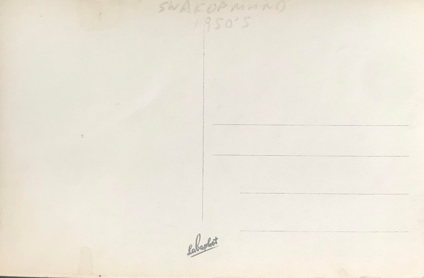 PC0105 - Swakopmund with palm trees - 1950's / Swakopmund im Palmenmeer - 1950er