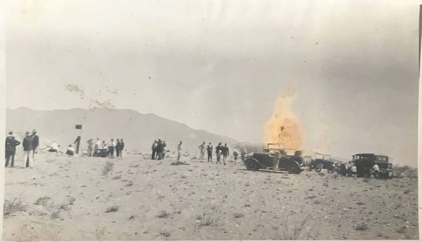 PC0106 - SWA - People and cars in Namibian desert visiting a mining claim/