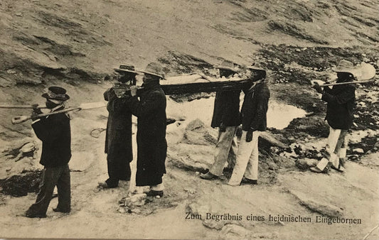 PC 0187 - DSWA Postkarte - Zum Begräbnis eines heidnischen Eingeborenen / DSWA postcard - For the funeral of a pagan native, F.Nink collection
