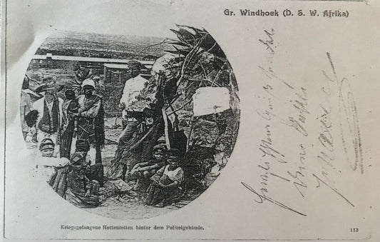 PC STR 16.3. DSWA Postkarte - Krieggefangene Hottentotten hinter dem Polizeigebäude /