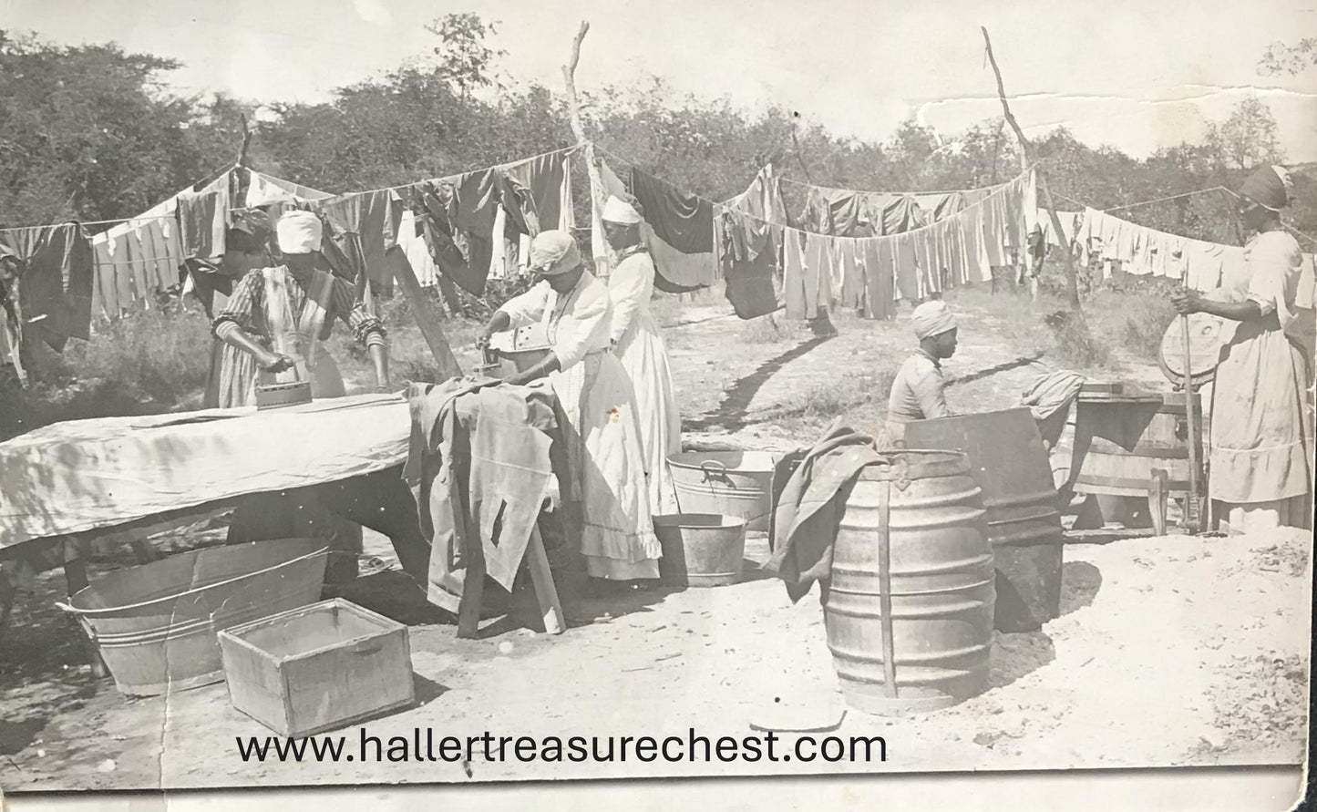 PC SWK-LUD 1.4. DSWA Postkarte - Herorofrauen bei der Wäsche / GSWA postcard - Herero woman doing washing