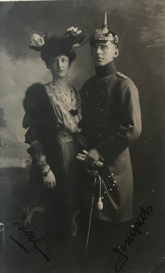 PC STR 20.2. Deutscher Soldat in Reichsuniform mit Gemählin / German soldier in Imperial uniform with wife, 10 pfenning postmarked in Wiesbaden on 15 April 1906