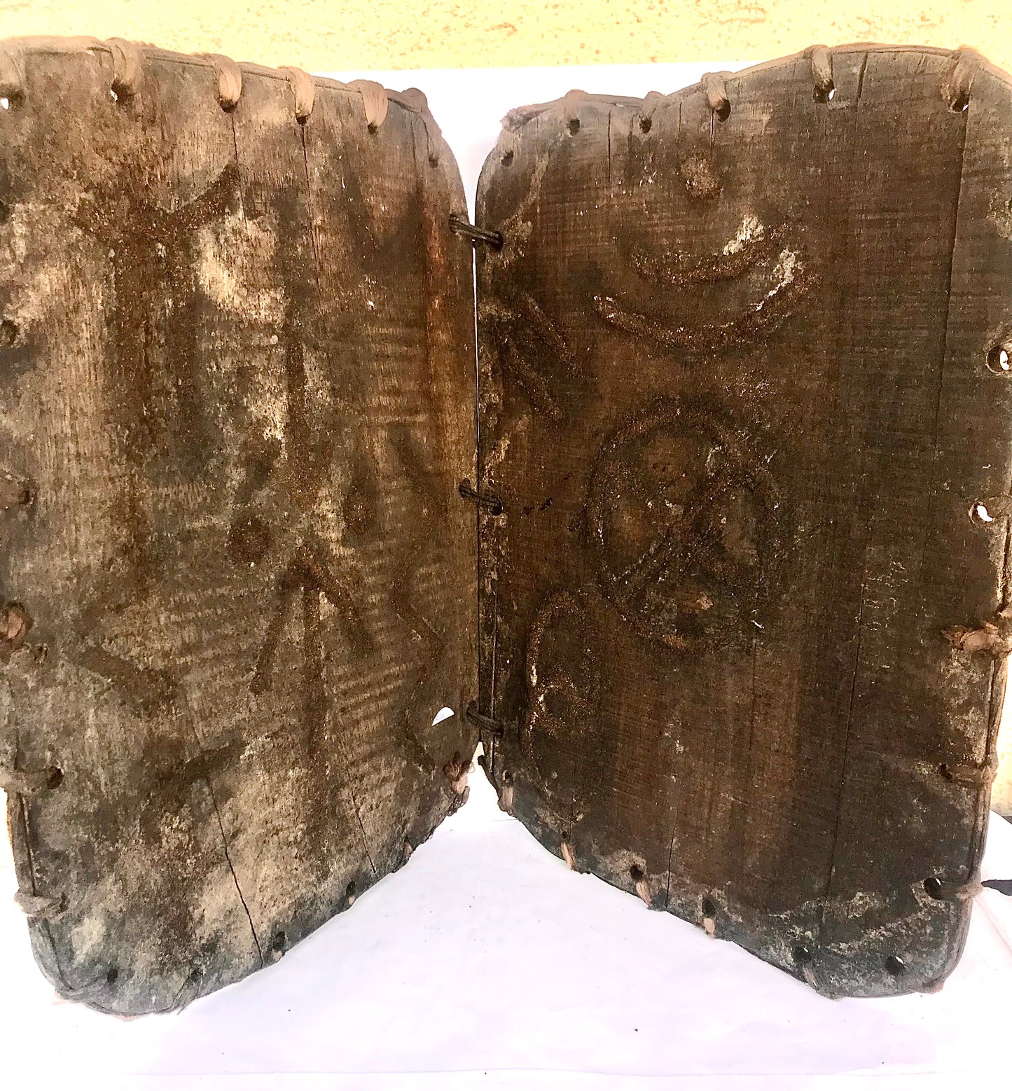 5.2210 African Art: Namibia - Kavango tribe - Ancestor's Book - 35cm