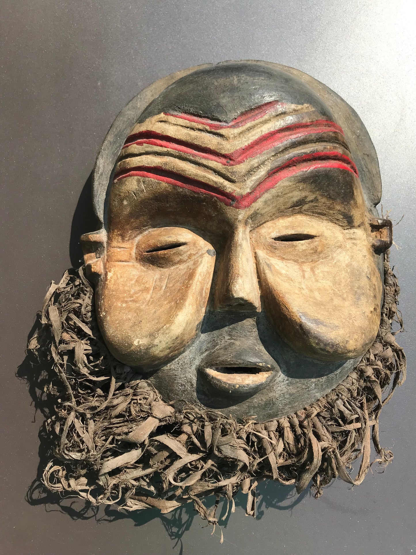 8.2237 African Art: Angola - Mbunda tribe - Ancestor protection and Hunting Mask - 40cm