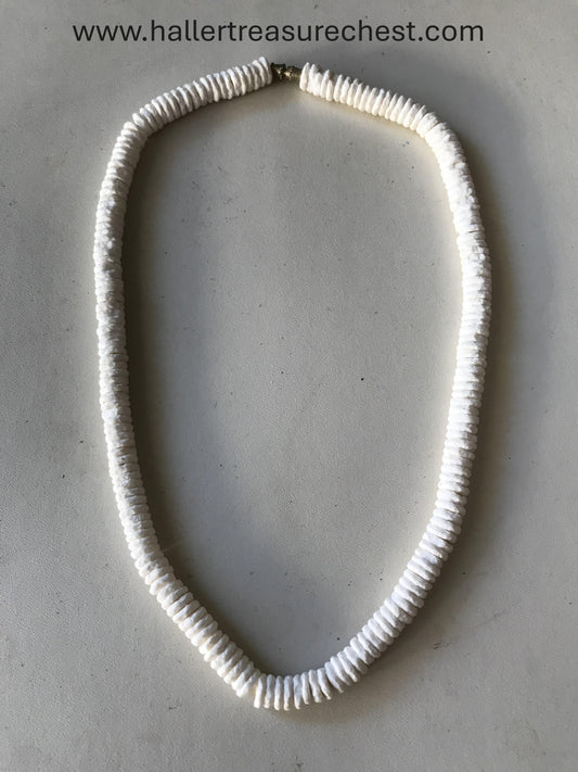 Jewellery 1.10. Traditionelle Halskette aus Straußenschalen des namibischen Owambo-Stammes / Traditional Ostrich shell necklace of the Namibian Owambo tribe