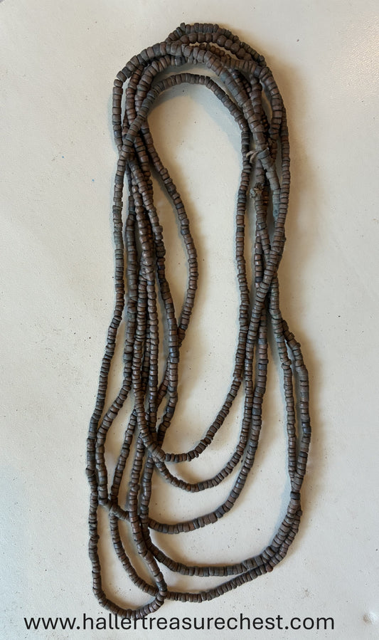 Jewellery 1.14. Traditionelle Halskette aus Kupferperlen des Namibischen Owambo-Stammes / Traditional necklace made of copper beads from the Namibian Owambo tribe