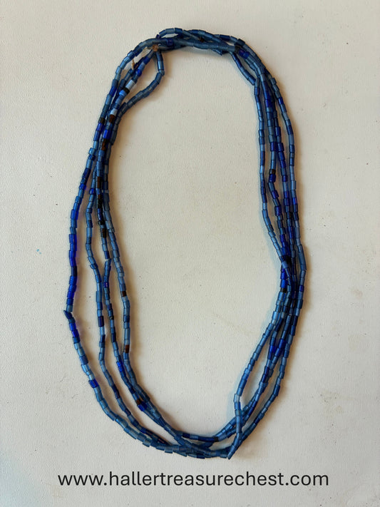 Jewellery 1.22. Traditionelle Halskette aus Glastauschperlen des Namibischen Owambo-Stammes / Traditional necklace made of glass trade beads from the Namibian Owambo tribe