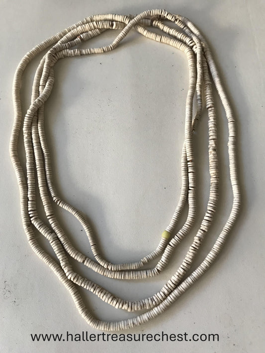 Jewellery 1.4. Traditionelle Halskette aus Straußenschalen des namibischen Owambo-Stammes / Traditional Ostrich shell necklace of the Namibian Owambo tribe