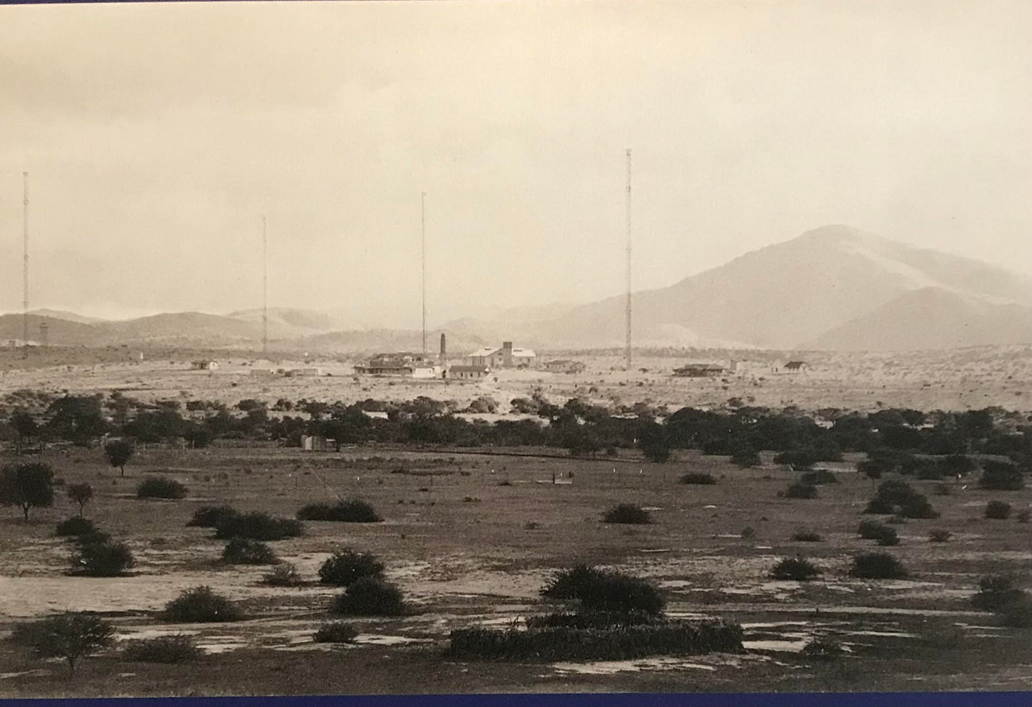 PC 0066 GSWA postcard - radio towers close to Windhuk /  DSWA Postkarte - Funkantennen in Windhuk