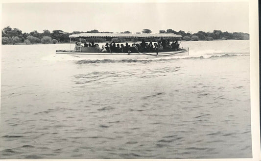 PC0130 - SWA - Party travelling on the Kavango river, 1950's /