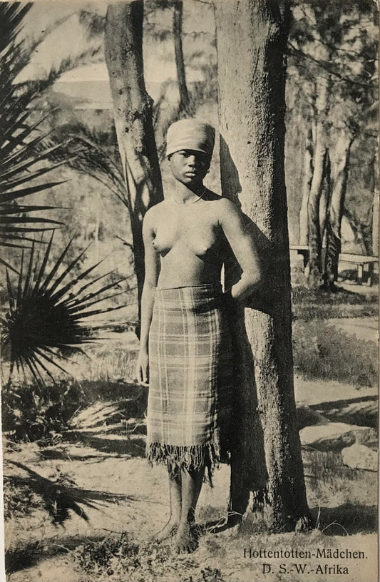 PC0209 - DSWA Postkarte - posierende Frau / GSWA postcard - posing woman