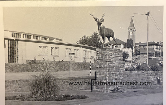 PC A012.5. SWA Postkarte - Blick auf Kudu Brunnen und Kath.Kirche, Windhuk / SWA post card, Kudu fountains and Catholic Church, Windhoek