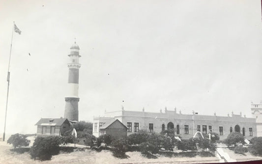 PC SWK 5.8. DSWA Foto - Swakopmunder Leuchtturm und Bezirksgericht - original / GSWA photo - Swakopmund lighthouse and district court - original  DSWA Photo
