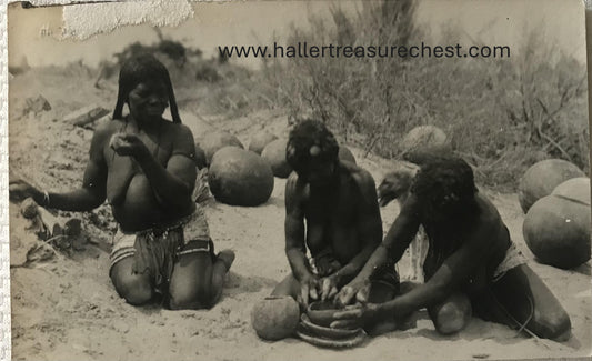 PC Tribes 11.3. DSWA Postkarte -  Owambofrauen beim Töpfern / GSWA postcard -  Owambo women making pottery
