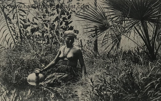 PC Tribes 18.4. DSWA Postkarte - Posierende Owambomädchen am Wasser / GSWA post card - posing Owambo girl at a spring