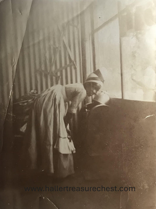 PC Tribes 21.5 SWA Foto - arbeitende Hererofrau 1940er / SWA photo - working Herero woman