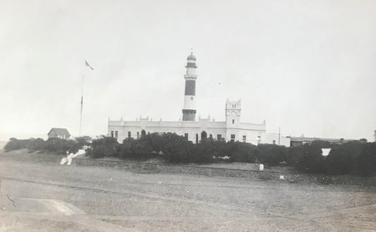 PC SWK 5.7. DSWA Foto - Swakopmunder Leuchtturm und Bezirksgericht / GSWA photo - Swakopmund lighthouse and district court - original